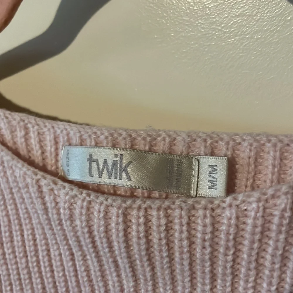 Twist front pullover - Picture 2 of 4